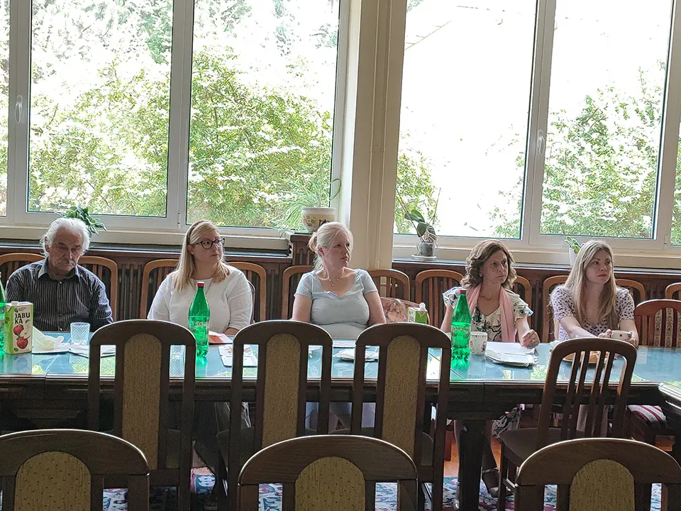 31-okrugli-sto-18 31-okrugli-sto-18