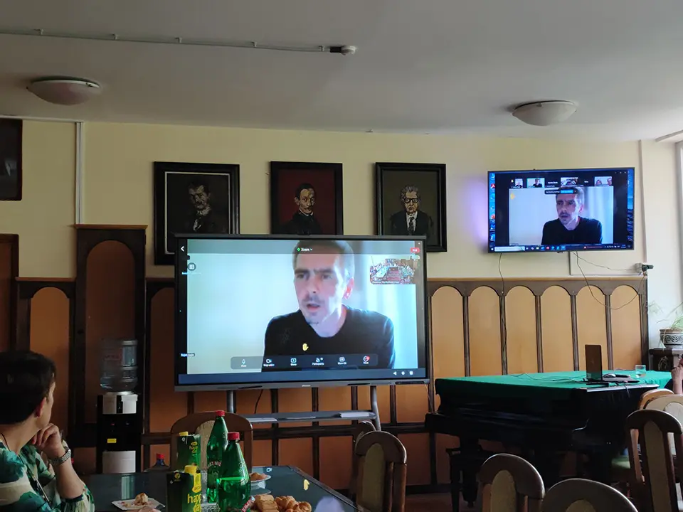 31-okrugli-sto-25 31-okrugli-sto-25