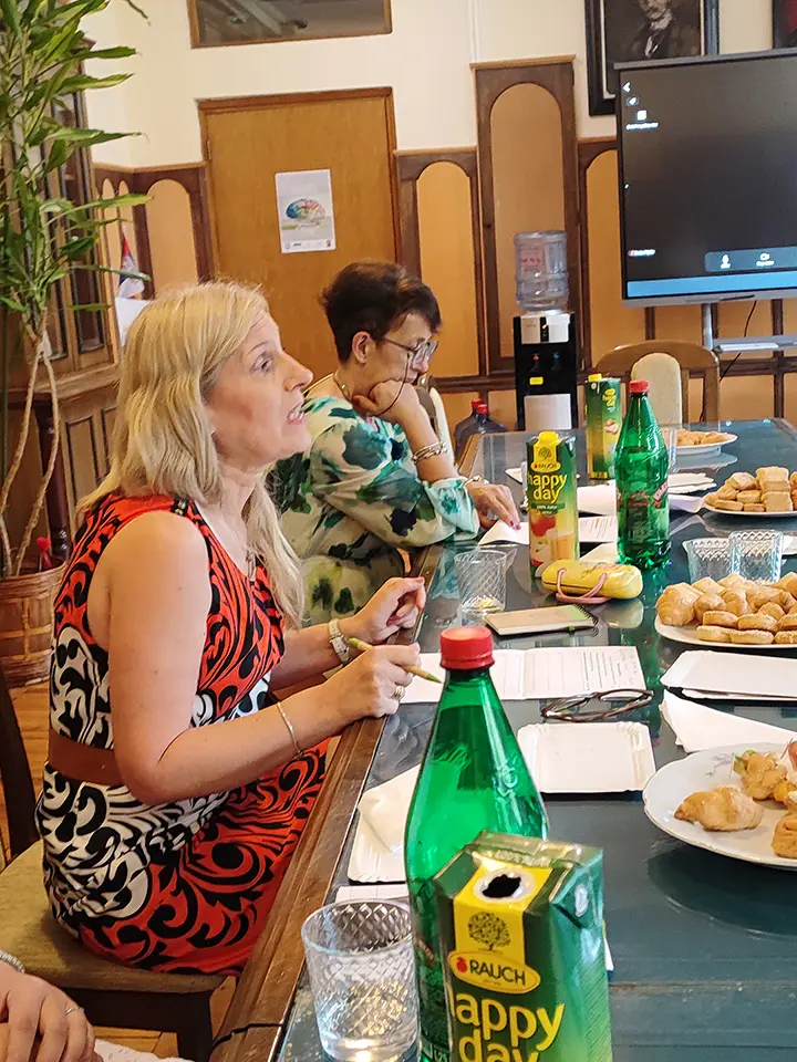 31-okrugli-sto-41 31-okrugli-sto-41